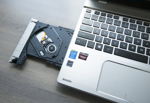How To Open Cd Player On Dell Laptop